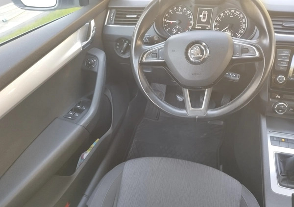 Skoda Octavia cena 34900 przebieg: 268000, rok produkcji 2015 z Skierniewice małe 529